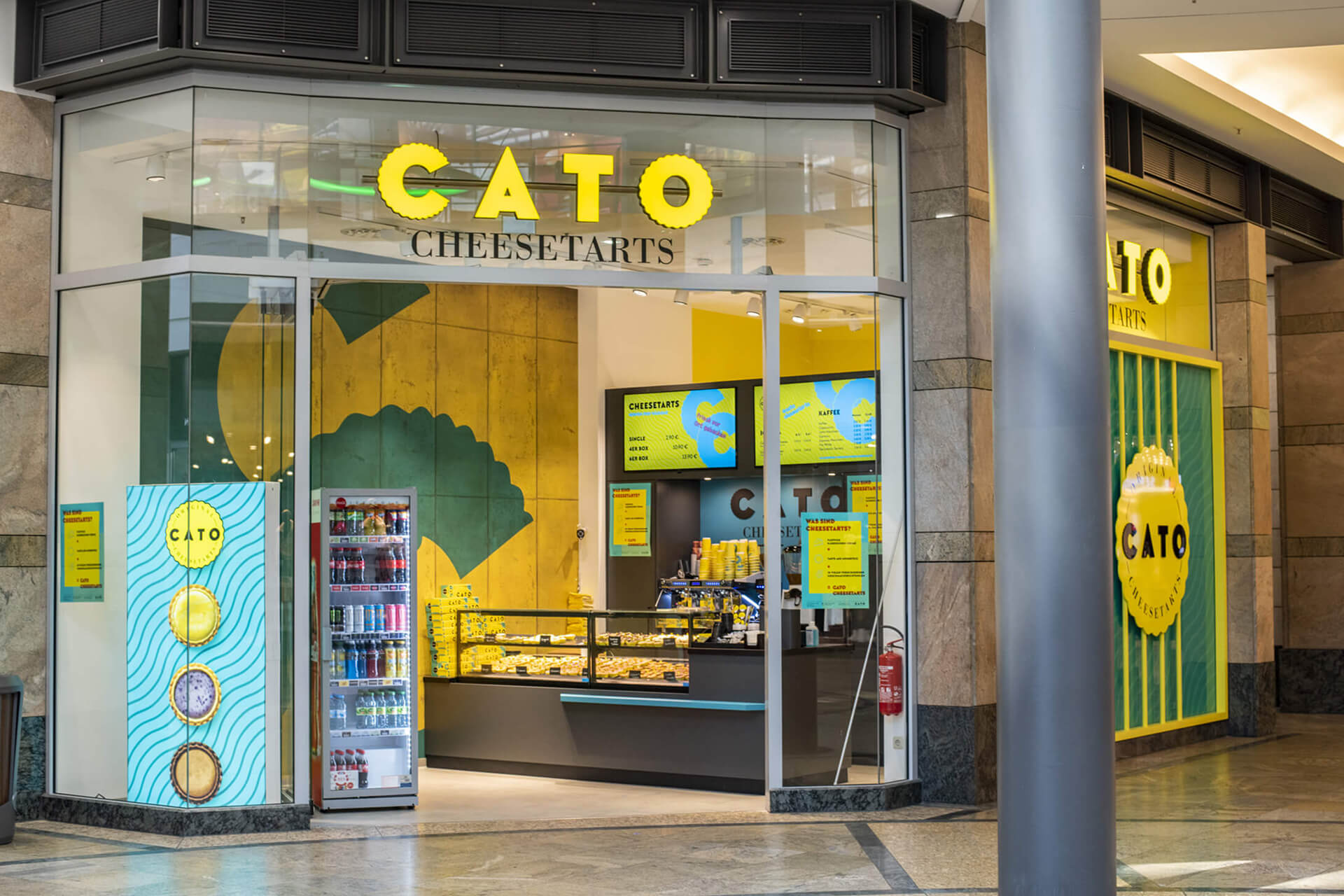 Blick von Vorne auf den Cato Cheesetarts Store im Westfield Centro Oberhausen